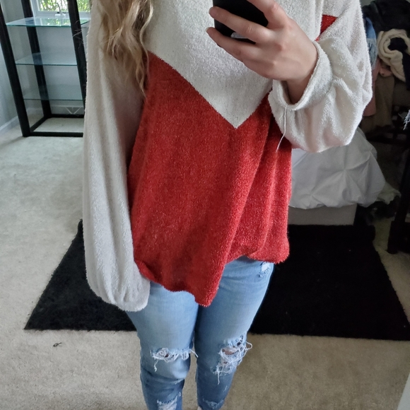 Sweaters - Cream/Burnt Red Sweater
